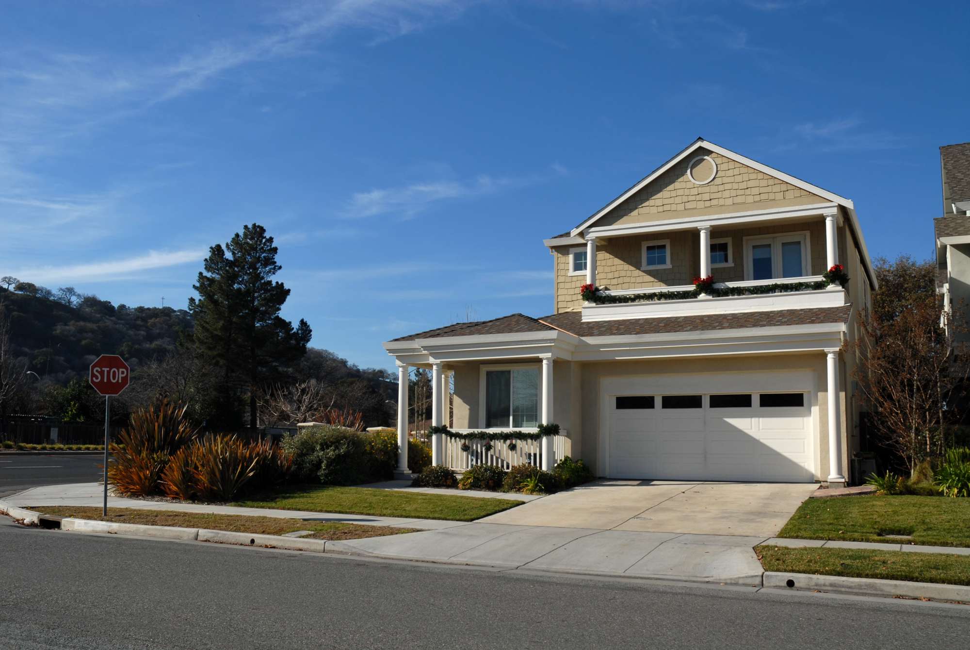 Long-lasting exterior house painting in Elk Grove CA